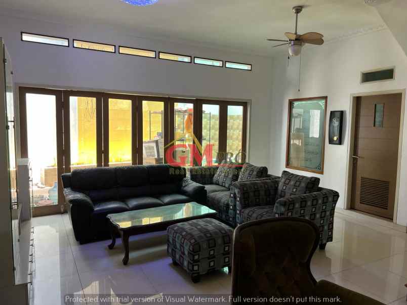 dijual rumah buah batu regency