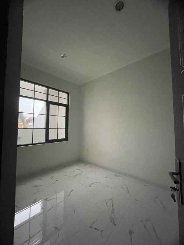 dijual rumah buahbatu