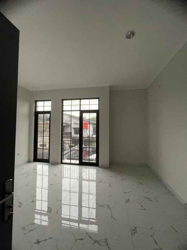 dijual rumah buahbatu