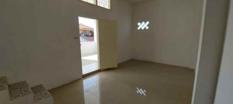 dijual rumah candi lontar