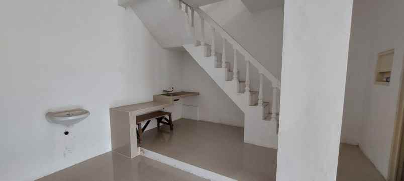 dijual rumah candi lontar