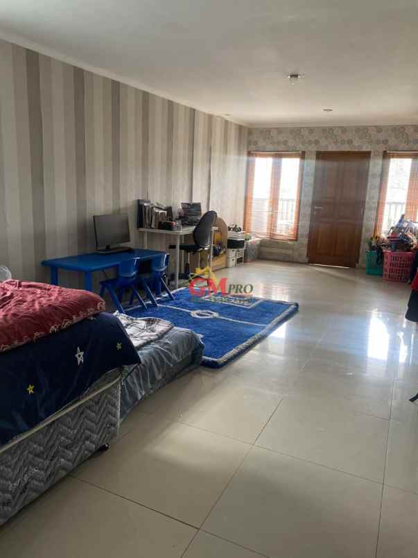 dijual rumah cigadung barat