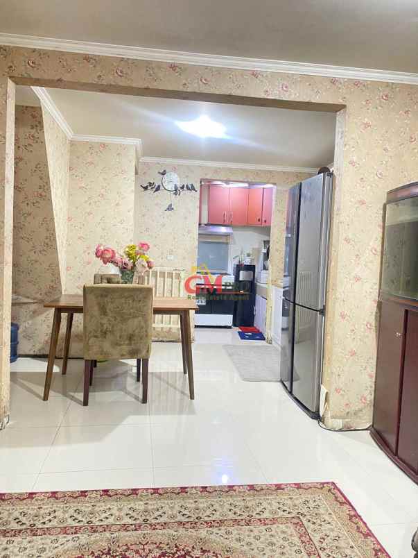 dijual rumah cigadung barat