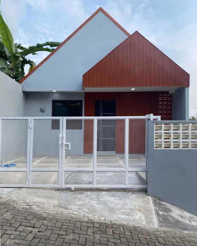 dijual rumah cihanjuang dekat cimahi