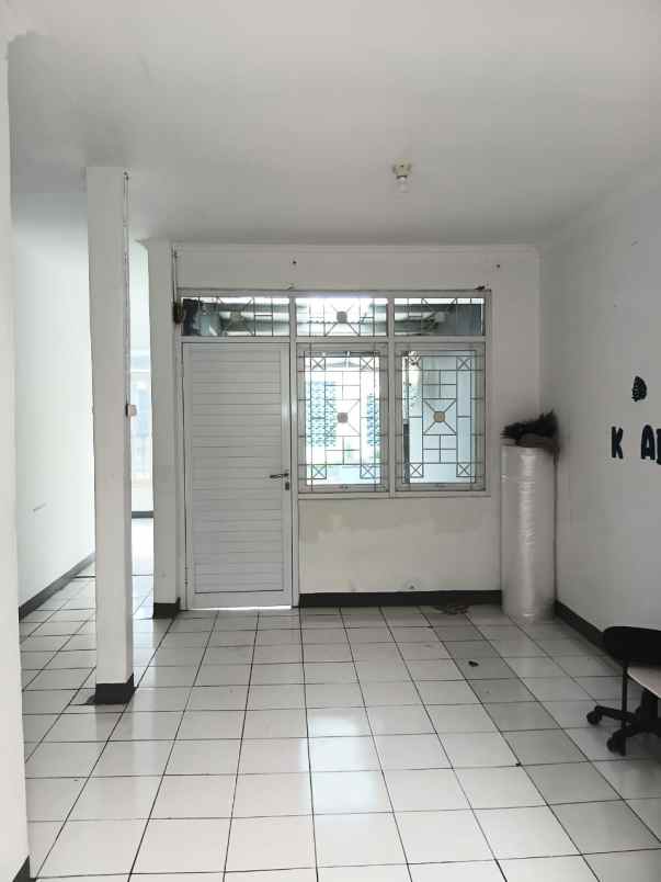 dijual rumah cipageran