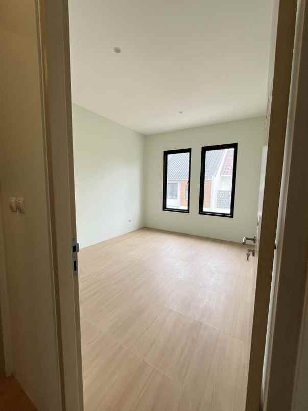 dijual rumah cireundeu