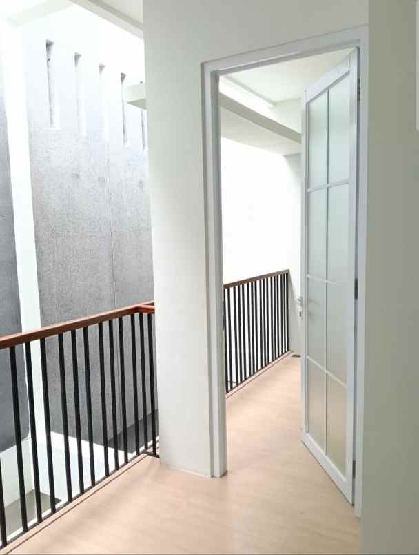 dijual rumah cireundeu
