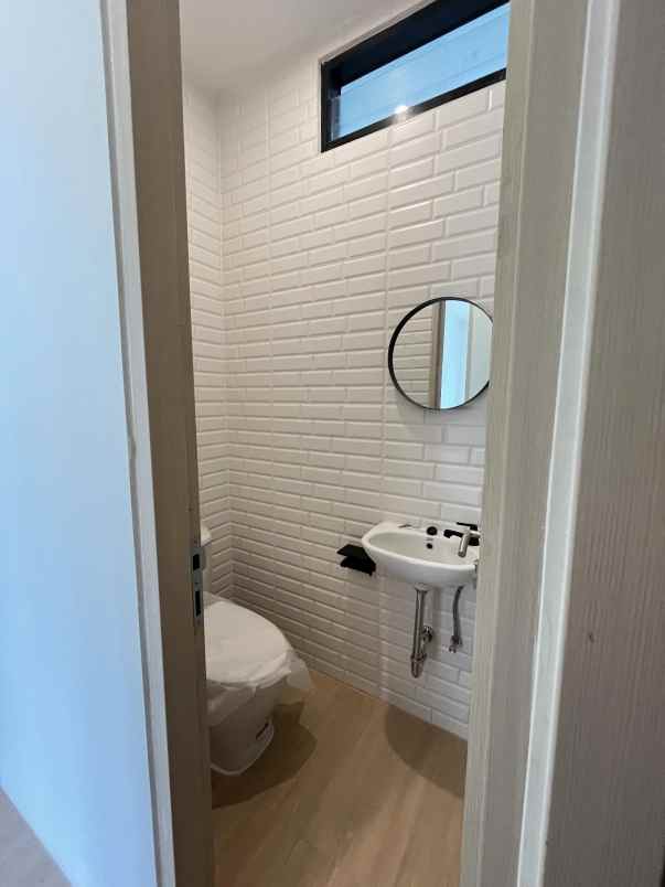 dijual rumah cireundeu