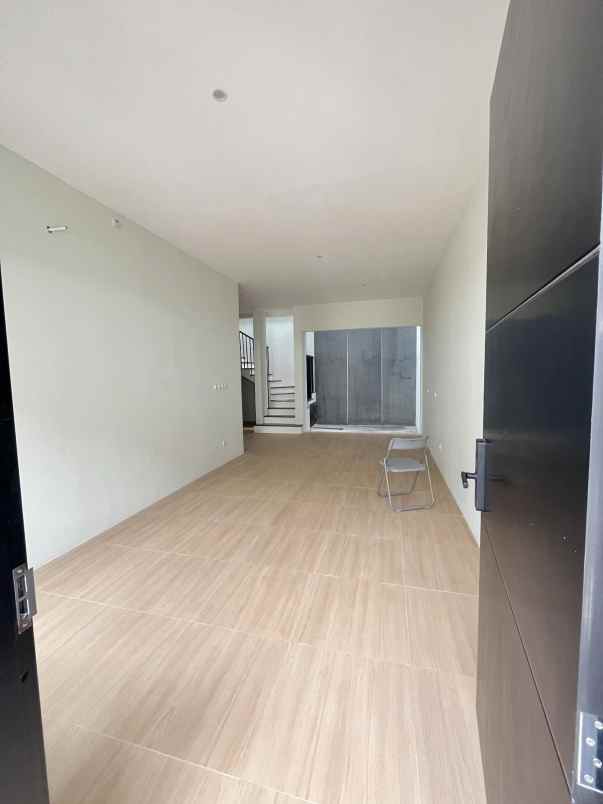 dijual rumah cireundeu