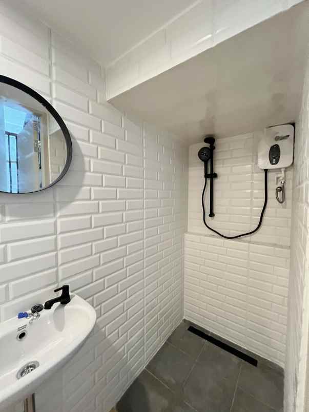 dijual rumah cireundeu