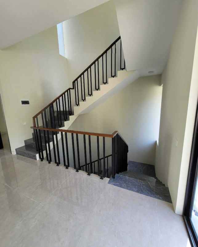 dijual rumah citragrand