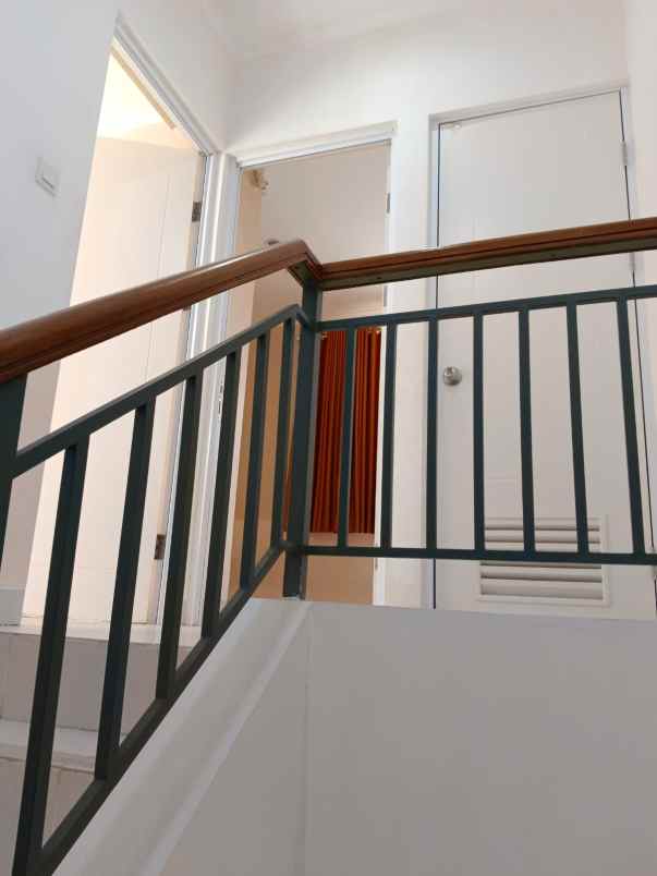 dijual rumah cluster amarillo