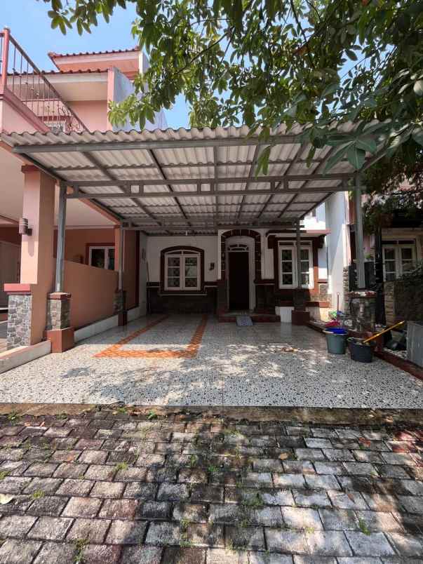 dijual rumah cluster amerika perum kota