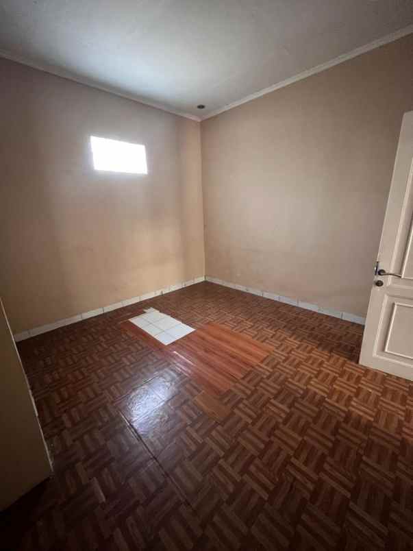 dijual rumah cluster amerika perum kota