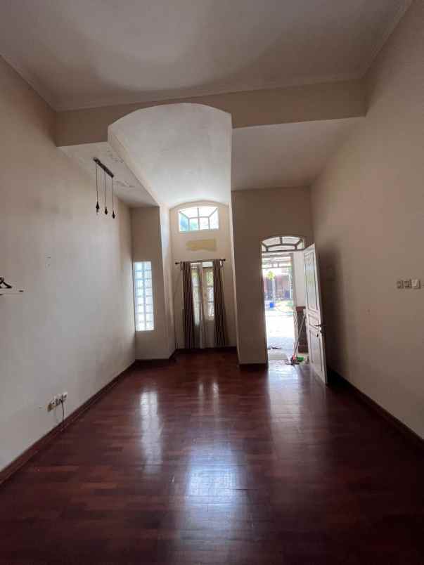 dijual rumah cluster amerika perum kota