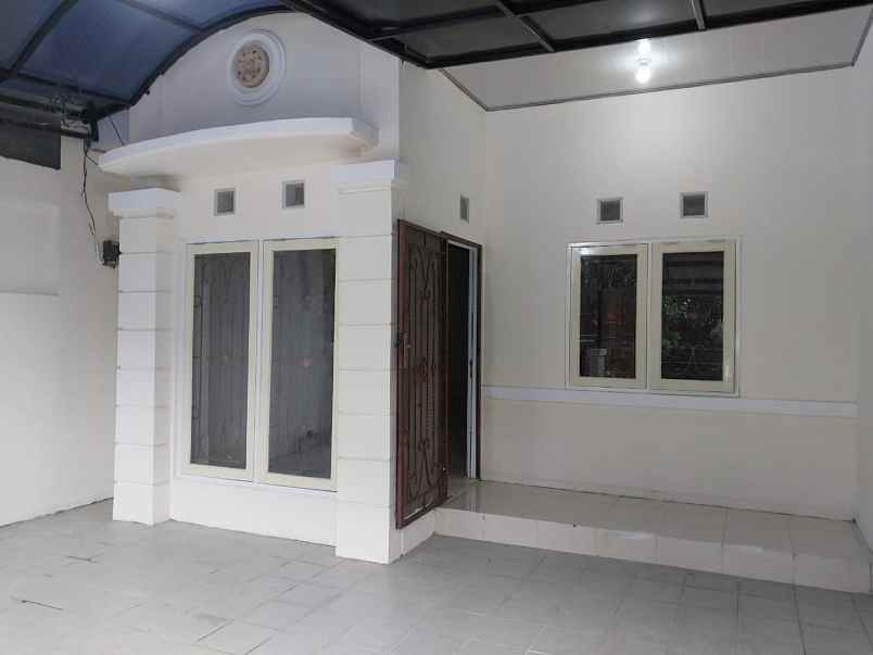 dijual rumah cluster boulevard hijau