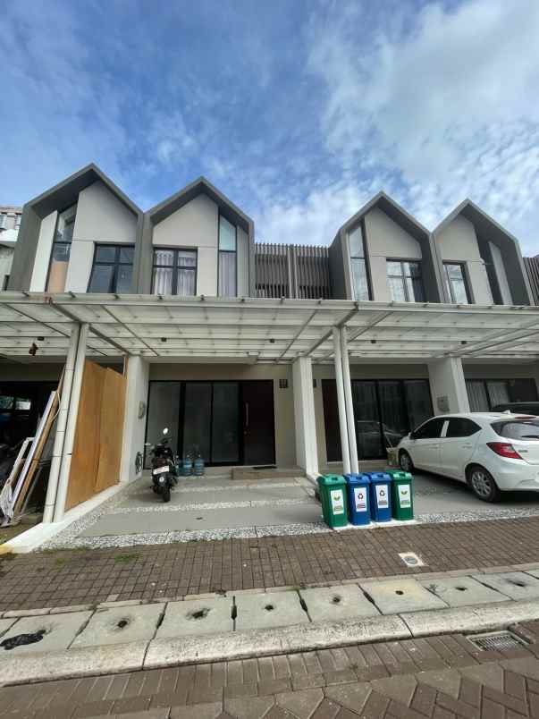 dijual rumah cluster denver pik2