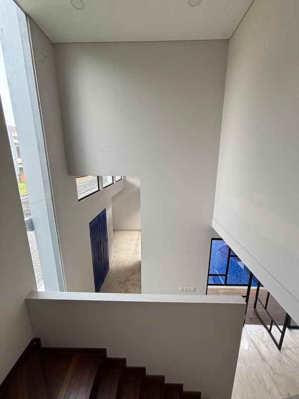 dijual rumah cluster emerald cove by