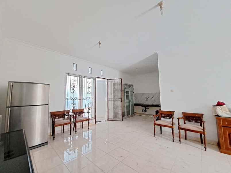 dijual rumah cluster harapan indah