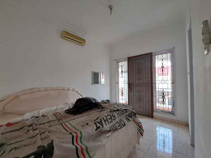 dijual rumah cluster harapan indah