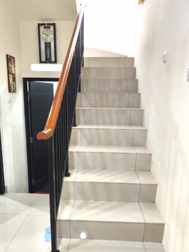 dijual rumah cluster lavesh harapan