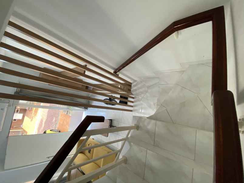 dijual rumah cluster malibu village