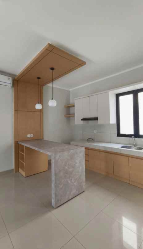 dijual rumah cluster regia summarecon