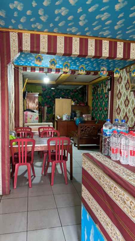 dijual rumah dan resto strategis di jakarta timur
