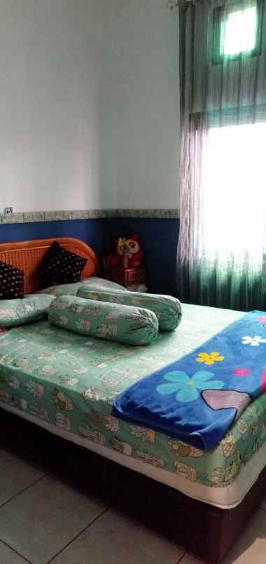 dijual rumah dan toko di tengah kota batu