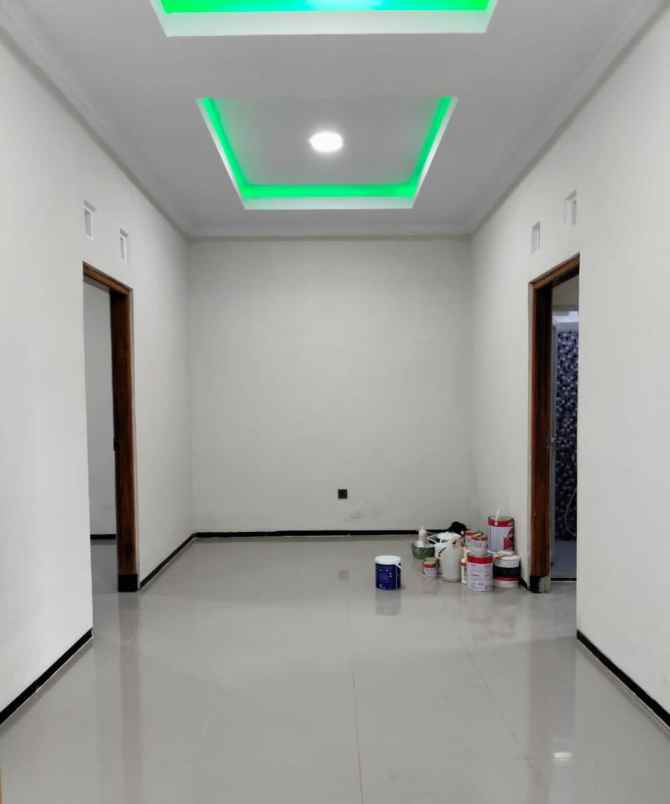 dijual rumah dekat balai desa