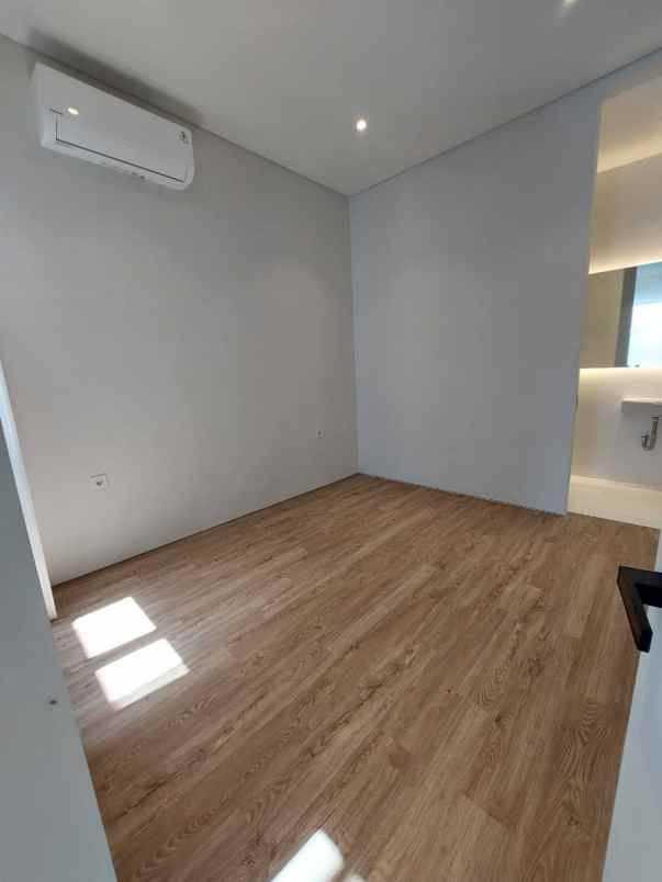 dijual rumah dharmahusada