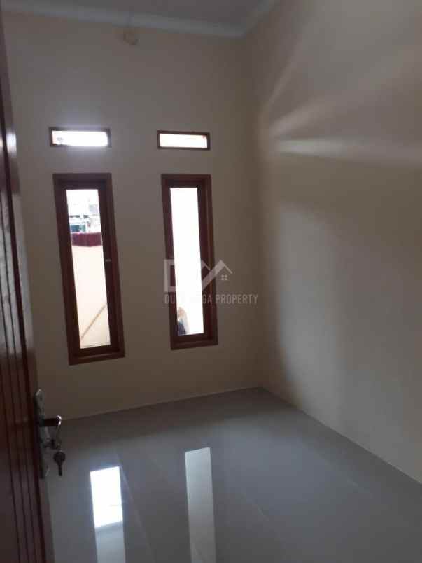 dijual rumah di cipondoh