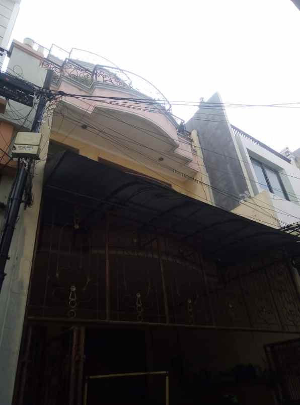 dijual rumah di tambora