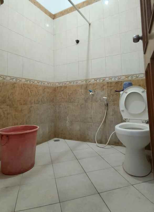 dijual rumah duren sawit