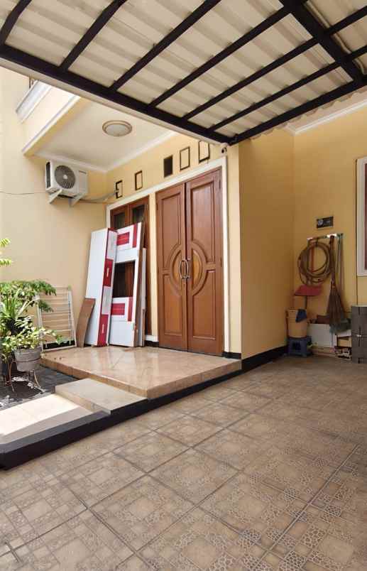 dijual rumah duren sawit