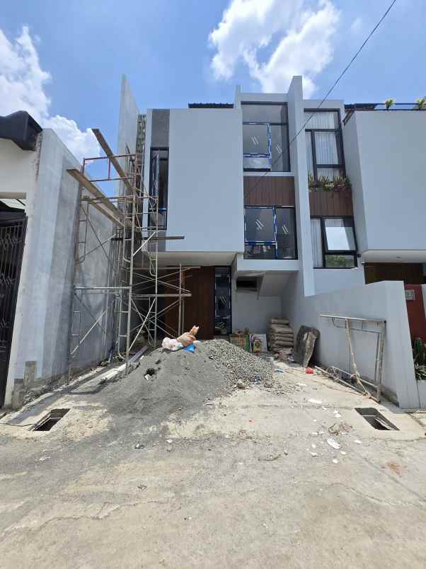 dijual rumah duren sawit jakarta timur