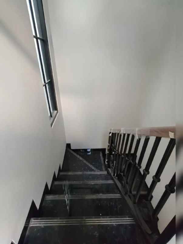 dijual rumah duren sawit jaktim