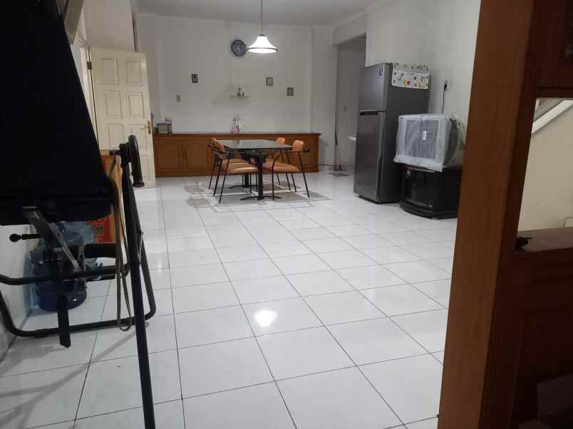 dijual rumah gading nirwana kelapa gading