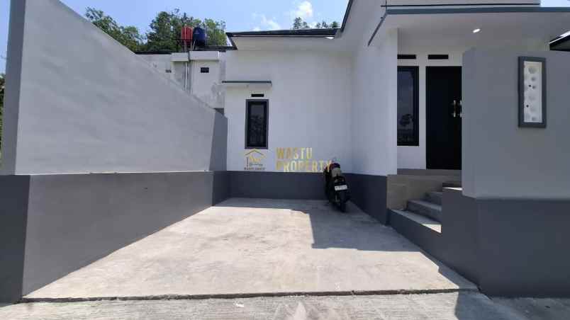 dijual rumah guwosari