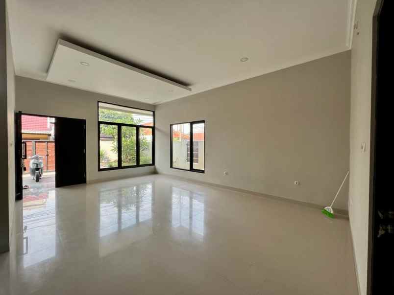 dijual rumah hook baru di duren sawit