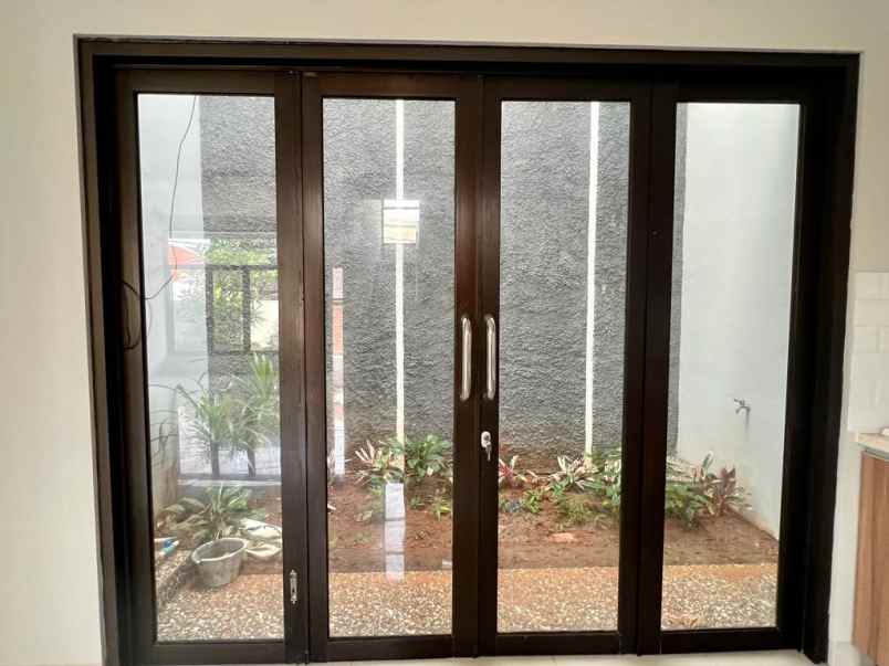 dijual rumah hook baru di duren sawit
