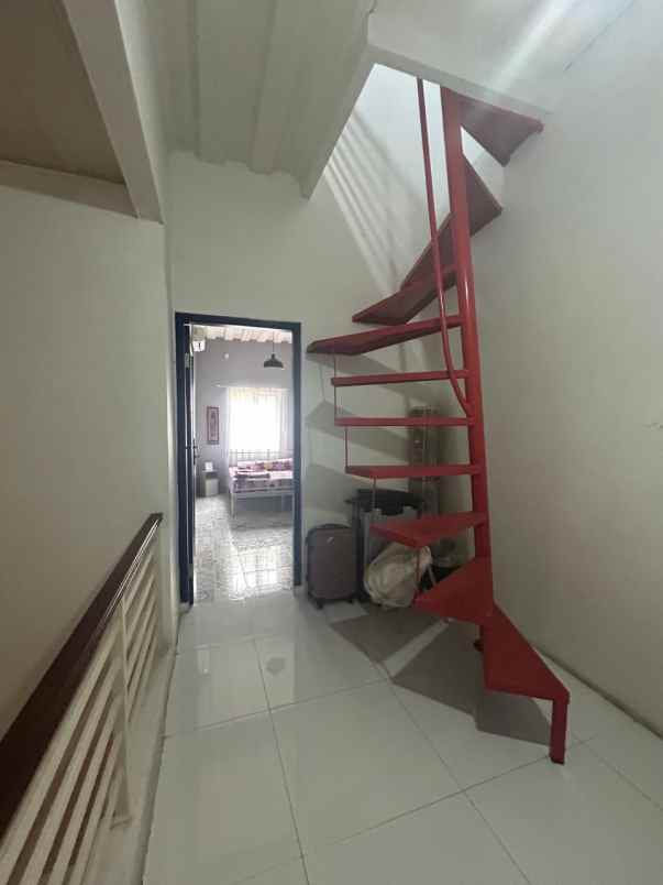 dijual rumah howitzer raya 12