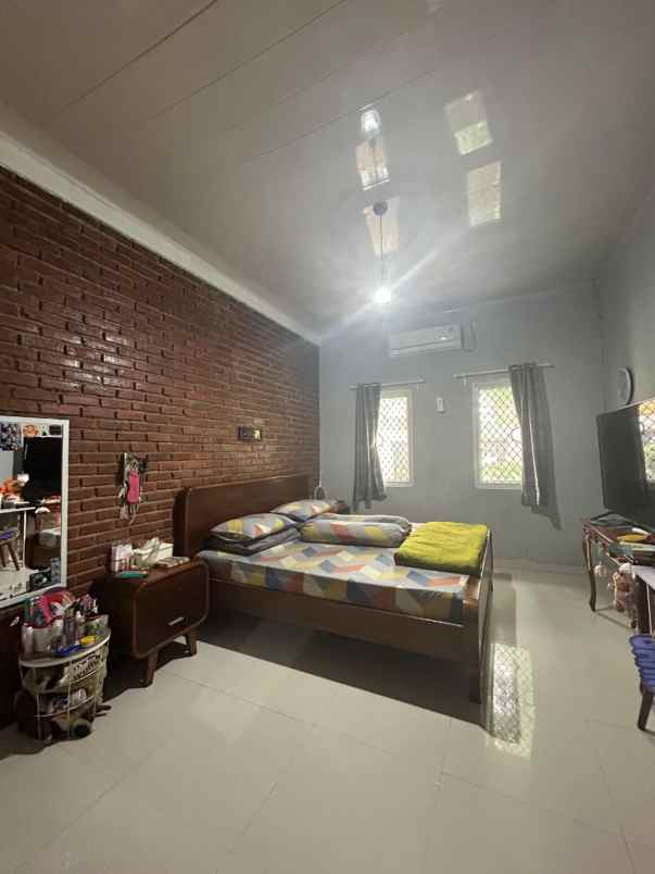 dijual rumah howitzer raya 12