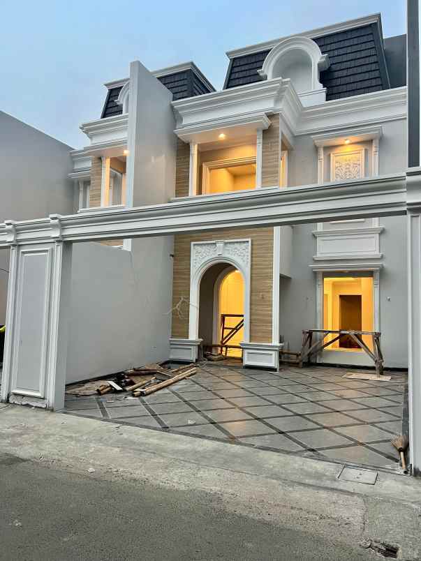 dijual rumah jagakarsa