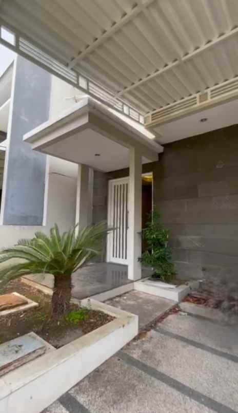 dijual rumah jalan alam hijau