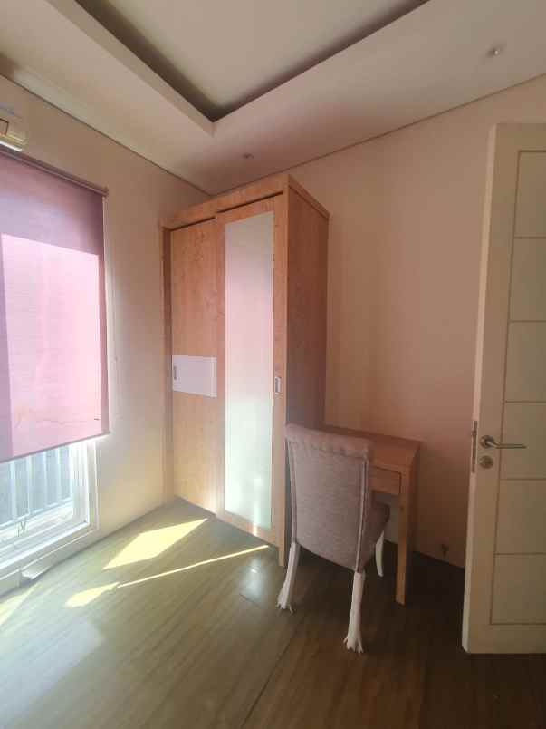 dijual rumah jalan alam hijau