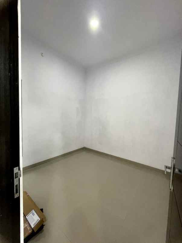 dijual rumah jalan alternatif kota