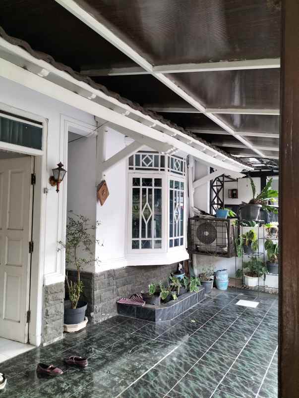 dijual rumah jalan budi
