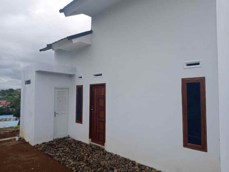 dijual rumah jalan gg villa harapan iii