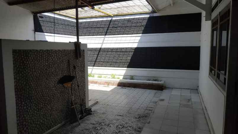dijual rumah jalan jajar tunggal